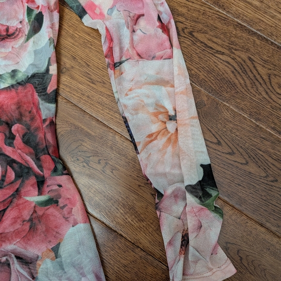 EUC Day & Night Sheer Floral Long Sleeve Top Shirt Mock Turtleneck Size Small - Picture 4 of 7